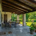 Villa Mulino Old Mill Crnica